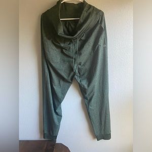 Large, tall. GapFit Green Joggers